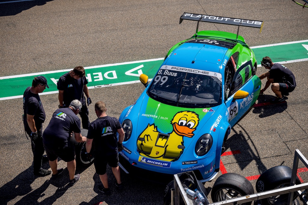 Bastian Buus sejrede igen – og kom tættere på toppen
(Foto: Porsche Motorsport)